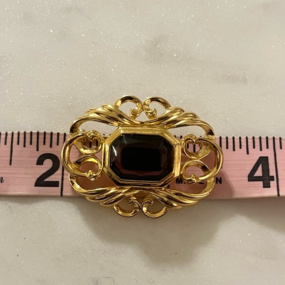Vintage Gold Tone Amethyst Purple Glass Stone Brooch Pin - Picture 10 of 12